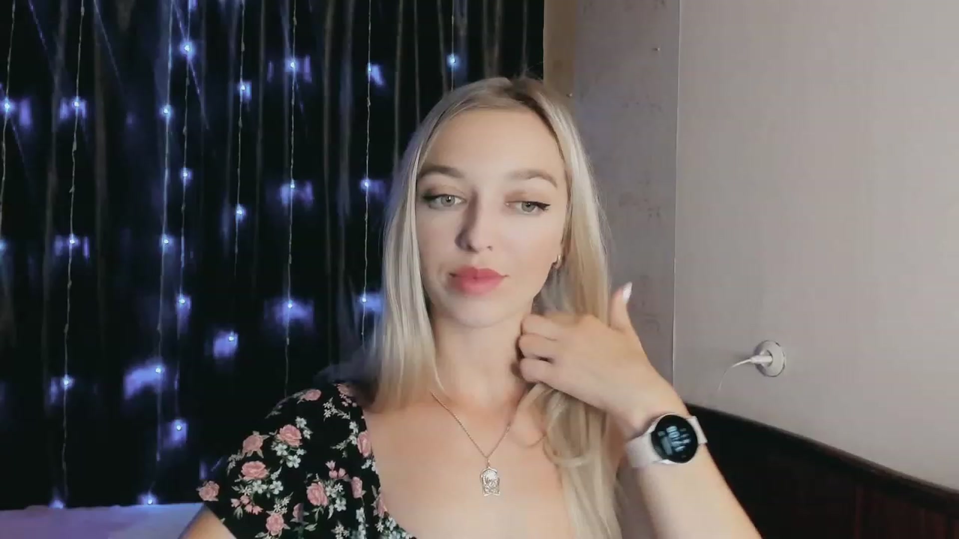 Gallery image thumbnail from Ambri_Lili's myfreecams stream on, 09/06/2023, 15:20 image 4 of 20