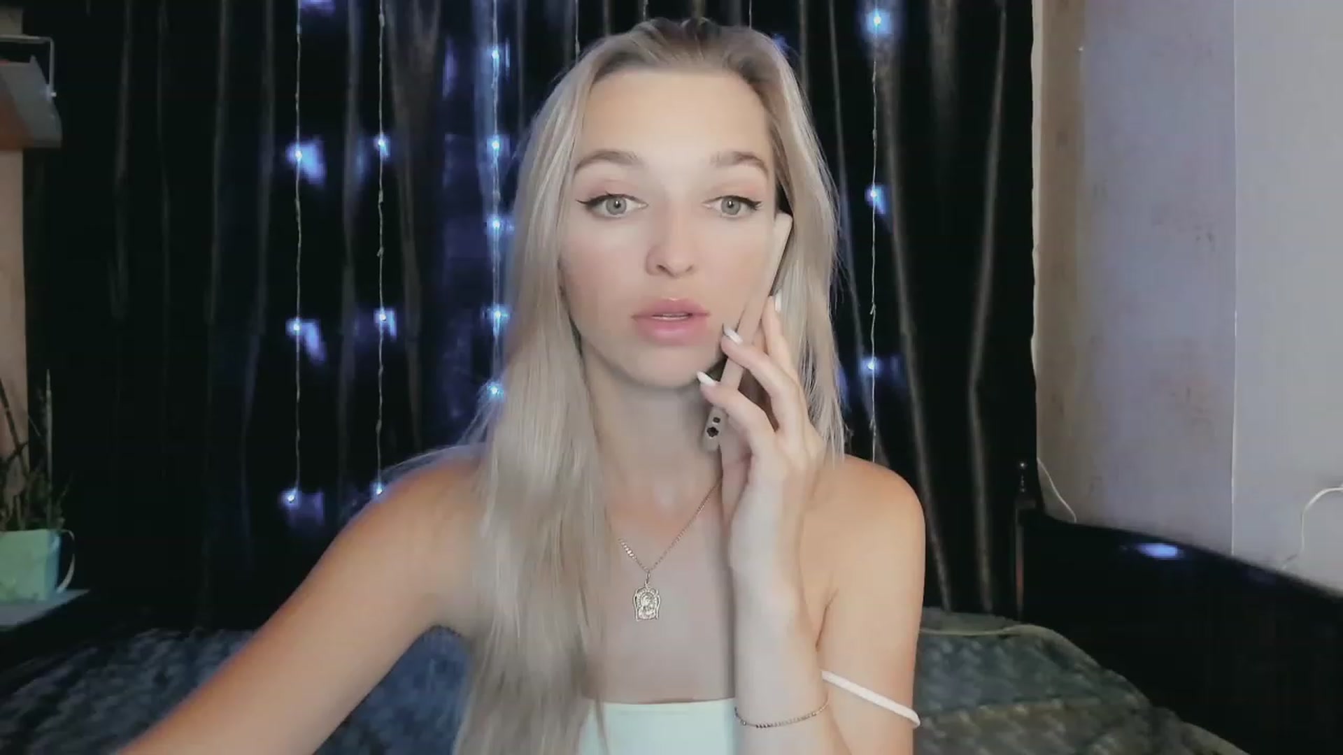 Gallery image thumbnail from Ambri_Lili's myfreecams stream on, 09/08/2023, 14:41 image 9 of 20