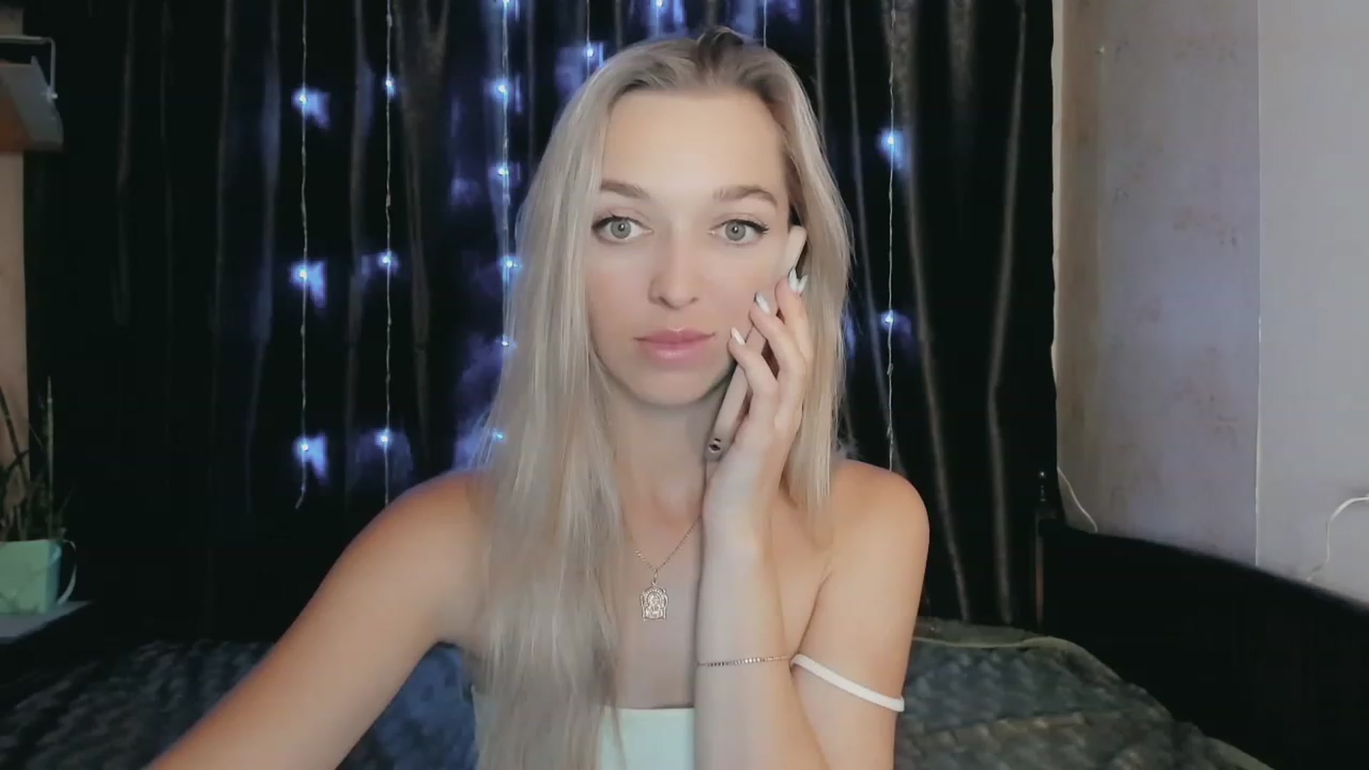 Gallery image thumbnail from Ambri_Lili's myfreecams stream on, 09/08/2023, 14:41 image 11 of 20