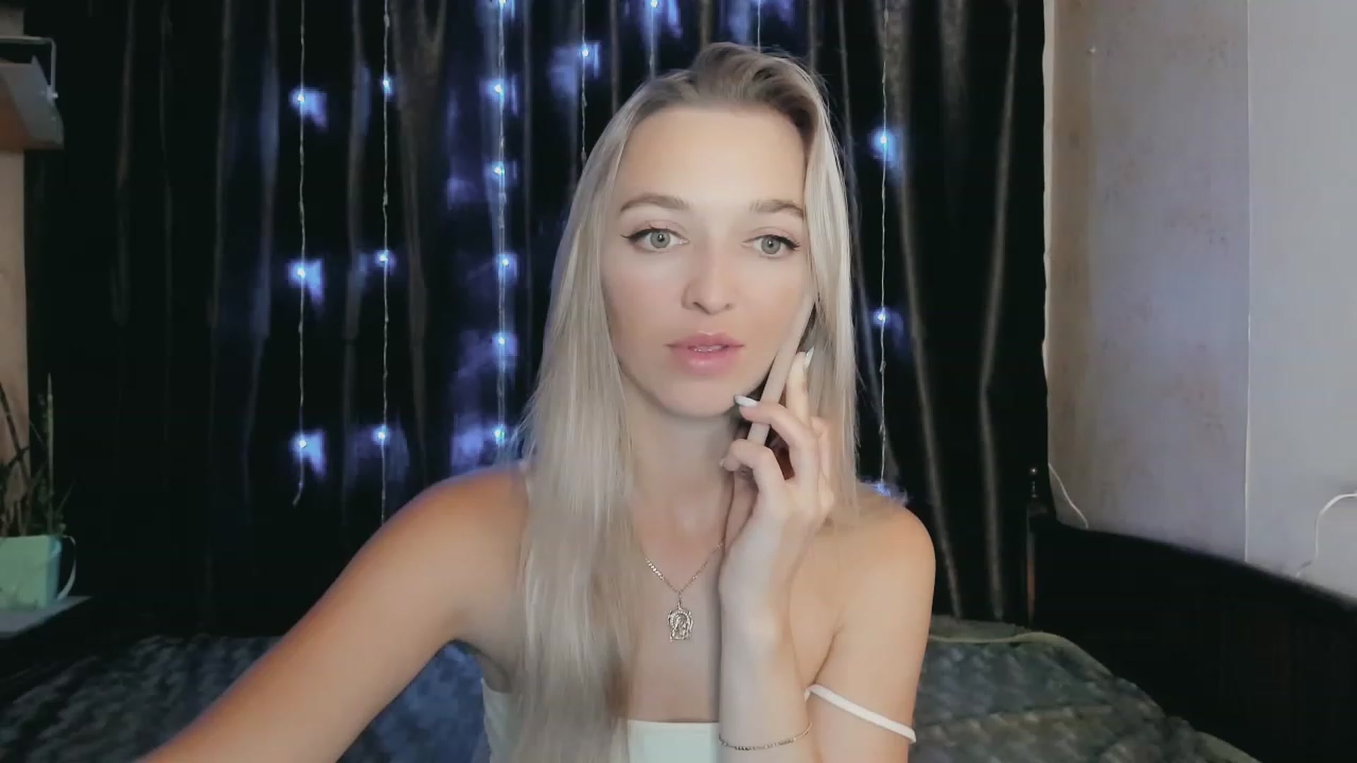 Gallery image thumbnail from Ambri_Lili's myfreecams stream on, 09/08/2023, 14:41 image 15 of 20