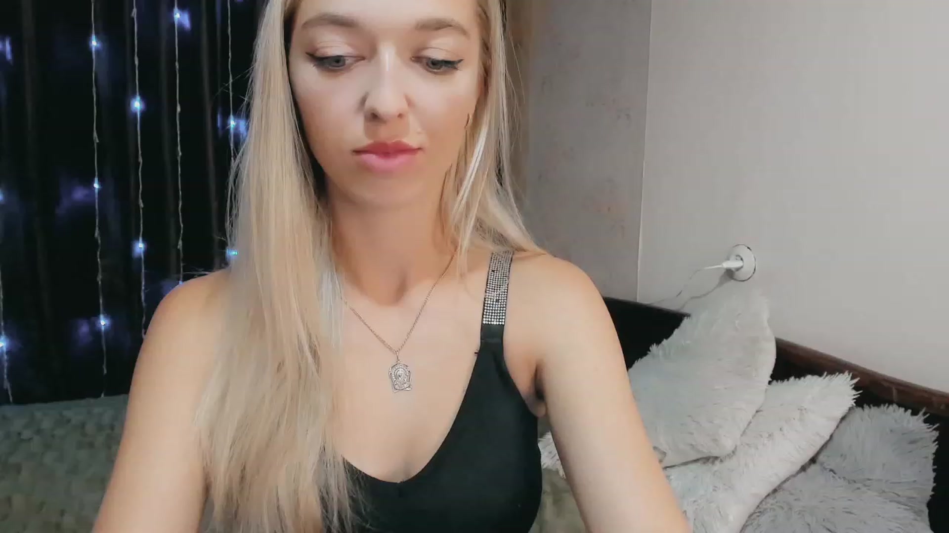 Gallery image thumbnail from Ambri_Lili's myfreecams stream on, 09/10/2023, 15:09 image 13 of 20