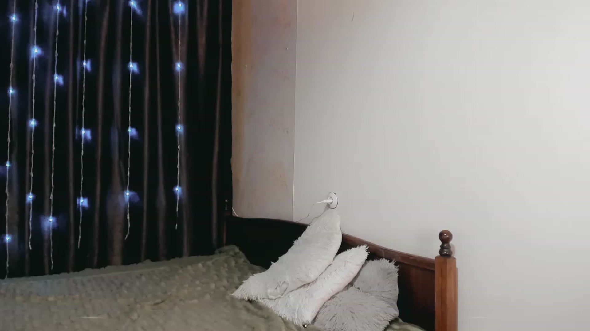 Gallery image thumbnail from Ambri_Lili's myfreecams stream on, 09/10/2023, 15:09 image 9 of 20