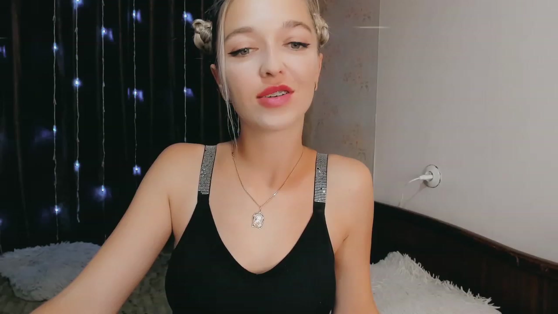 Gallery image thumbnail from Ambri_Lili's myfreecams stream on, 09/11/2023, 14:50 image 14 of 20