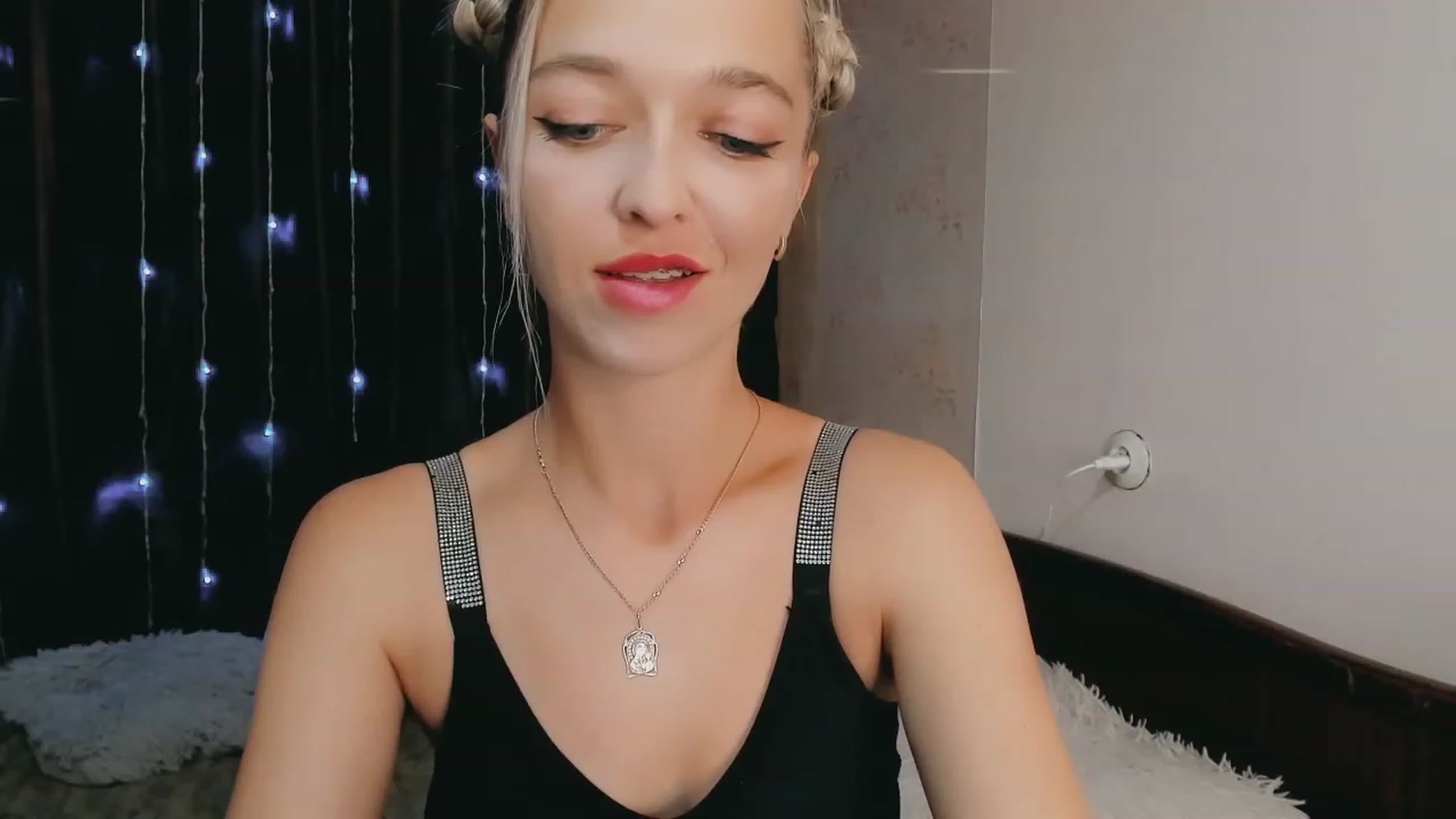 Gallery image thumbnail from Ambri_Lili's myfreecams stream on, 09/11/2023, 14:50 image 7 of 20