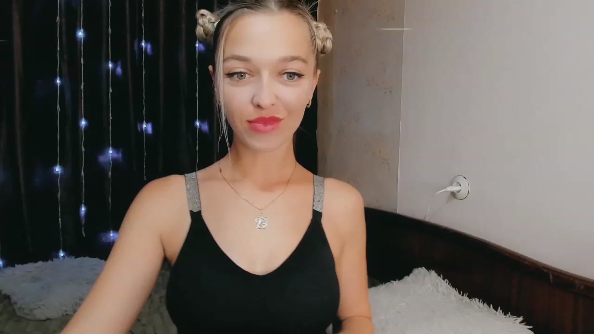 Gallery image thumbnail from Ambri_Lili's myfreecams stream on, 09/11/2023, 14:50 image 2 of 20