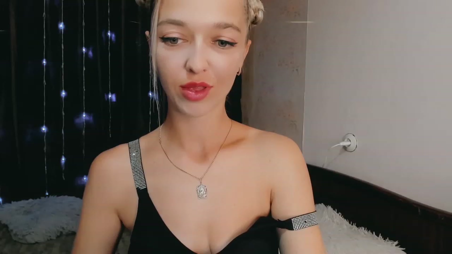 Gallery image thumbnail from Ambri_Lili's myfreecams stream on, 09/11/2023, 14:50 image 18 of 20