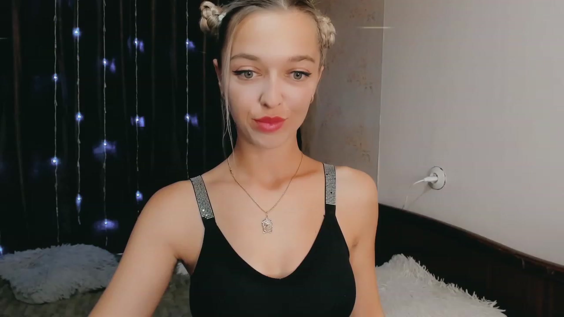 Gallery image thumbnail from Ambri_Lili's myfreecams stream on, 09/11/2023, 14:50 image 6 of 20