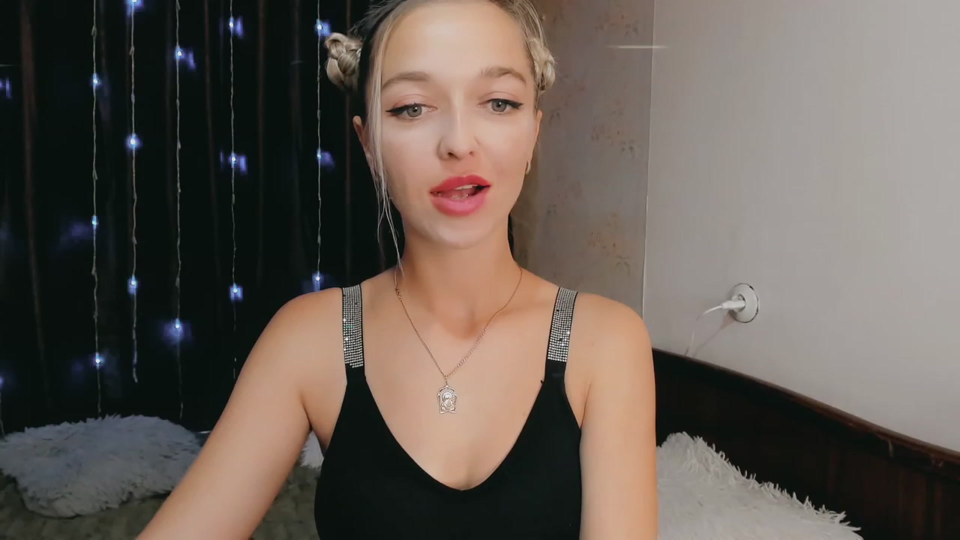 Gallery image thumbnail from Ambri_Lili's myfreecams stream on, 09/11/2023, 14:50 image 5 of 20