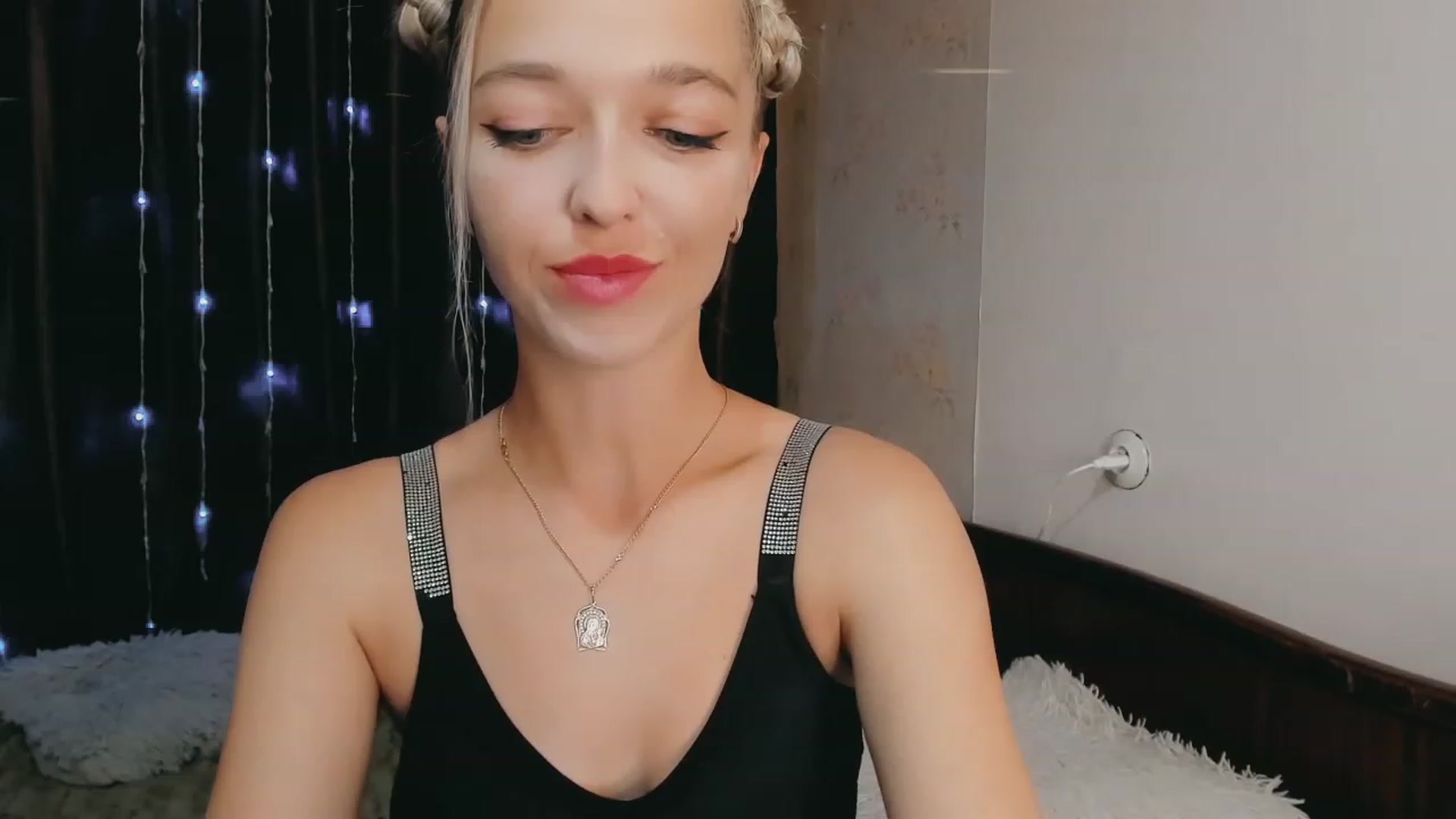 Gallery image thumbnail from Ambri_Lili's myfreecams stream on, 09/11/2023, 14:50 image 12 of 20