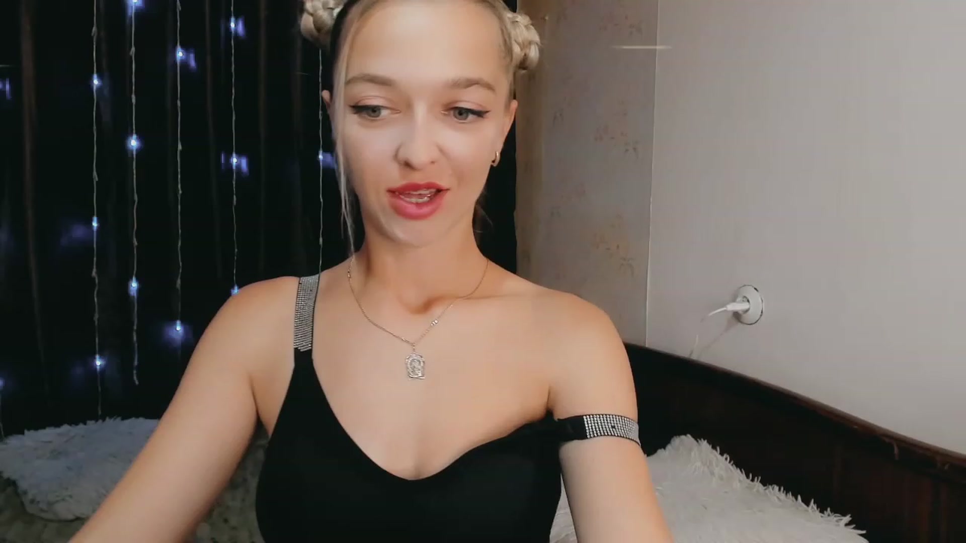 Gallery image thumbnail from Ambri_Lili's myfreecams stream on, 09/11/2023, 14:50 image 17 of 20