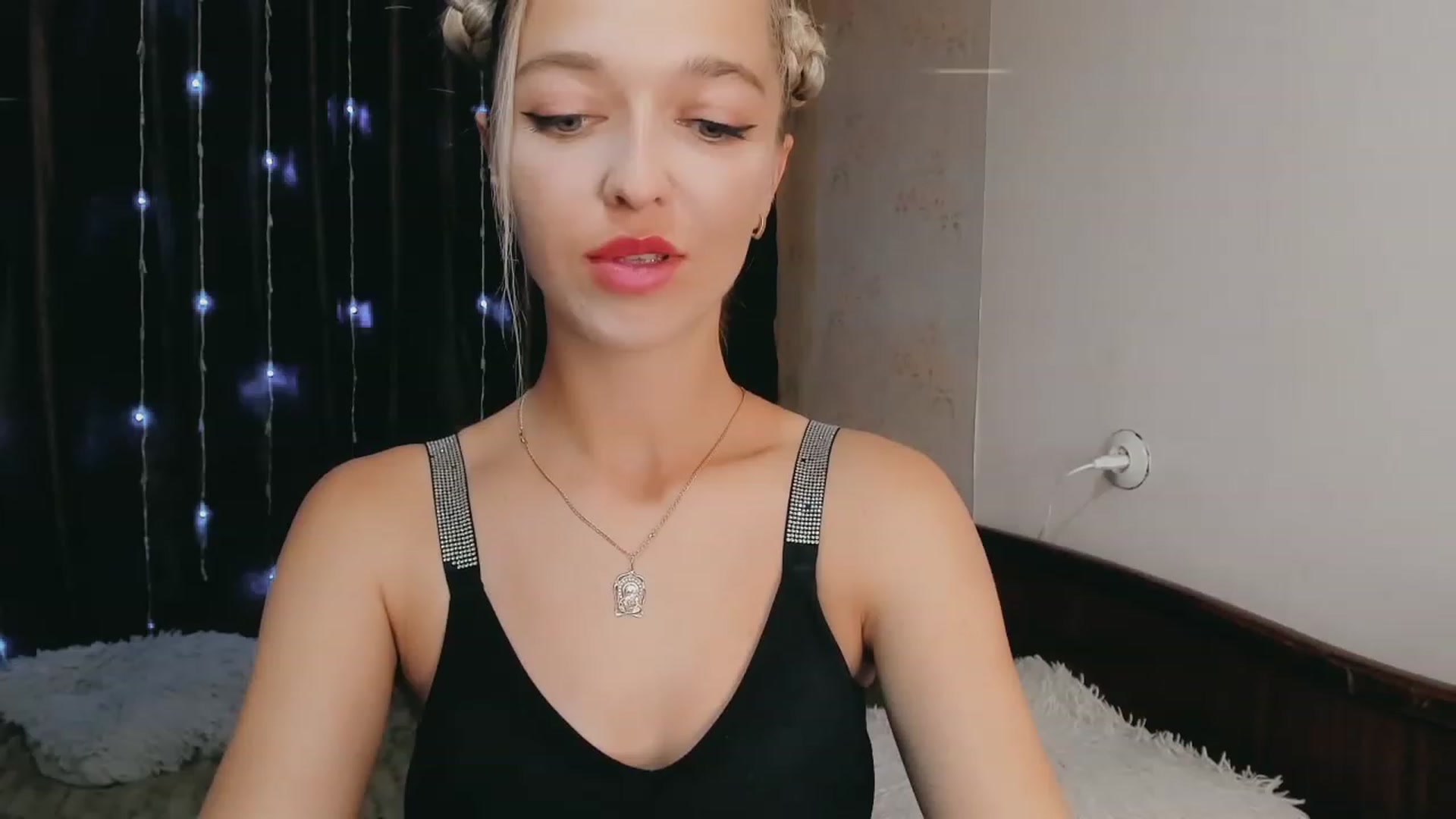 Gallery image thumbnail from Ambri_Lili's myfreecams stream on, 09/11/2023, 14:50 image 15 of 20
