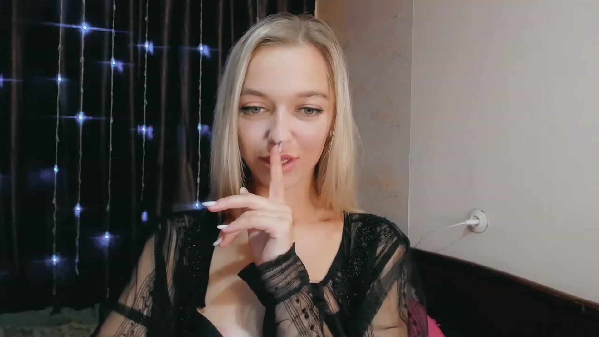 Gallery image thumbnail from Ambri_Lili's myfreecams stream on, 09/14/2023, 16:34 image 8 of 20