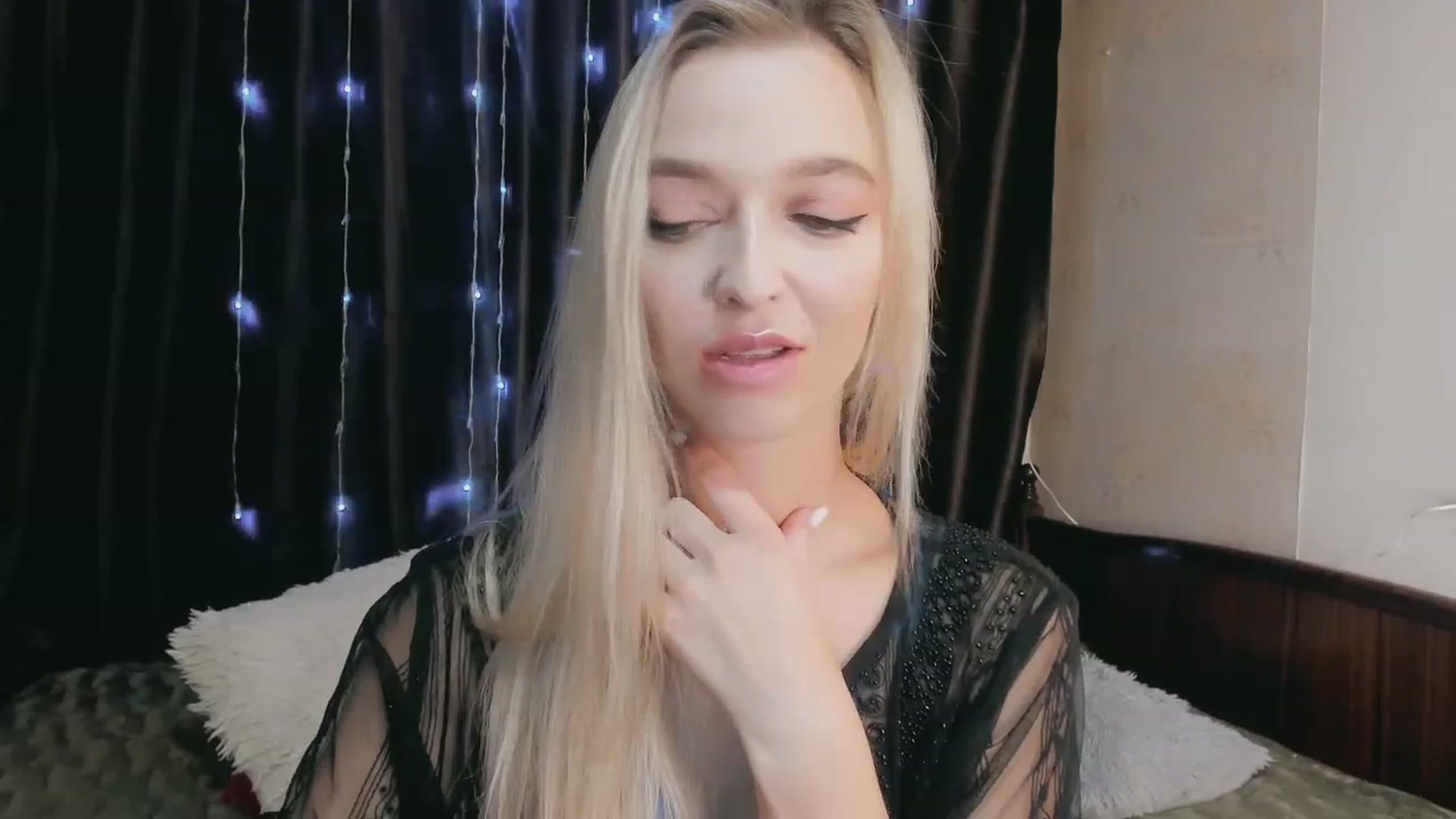 Gallery image thumbnail from Ambri_Lili's myfreecams stream on, 09/17/2023, 16:15 image 15 of 20