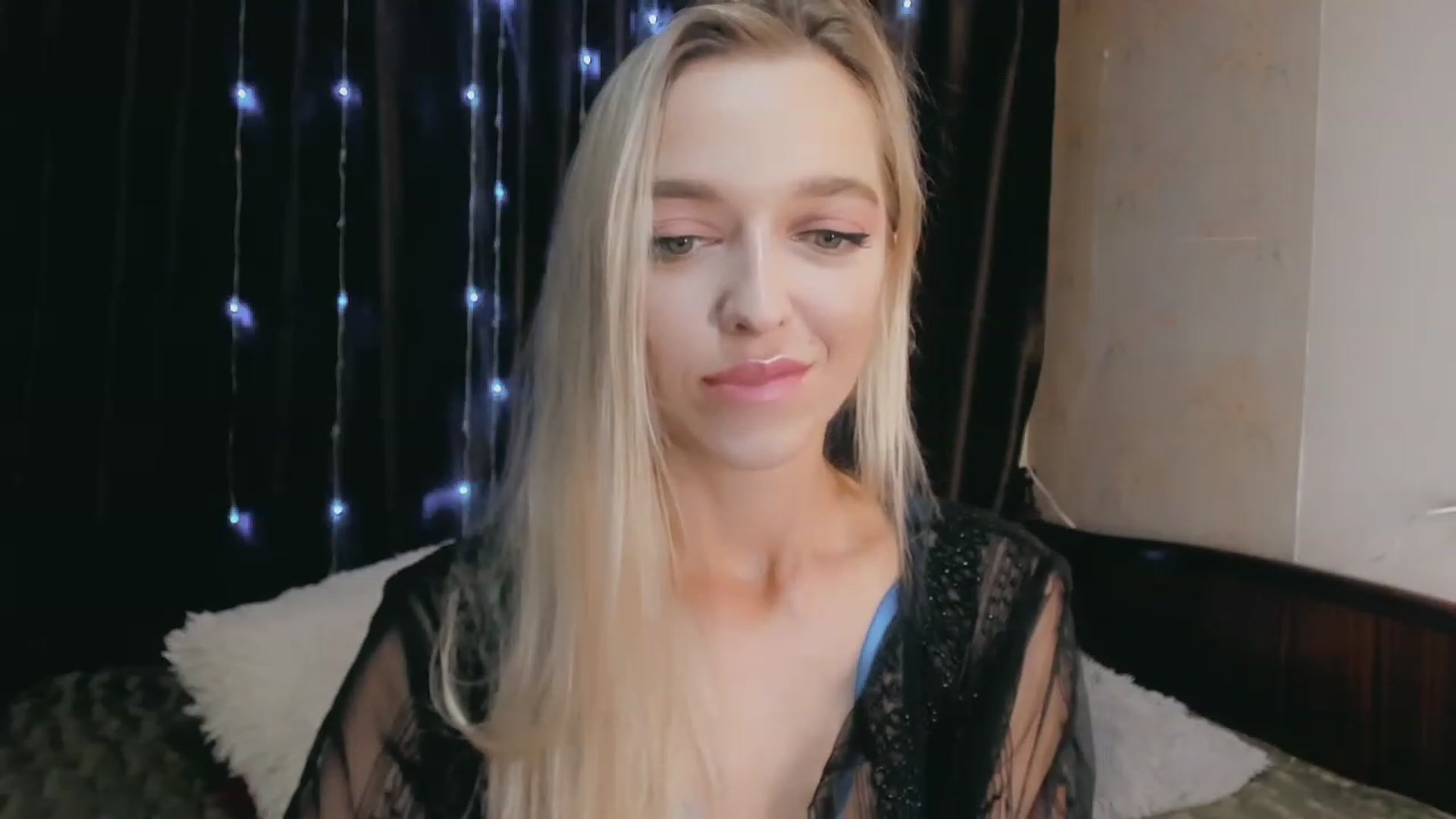Gallery image thumbnail from Ambri_Lili's myfreecams stream on, 09/17/2023, 16:15 image 16 of 20