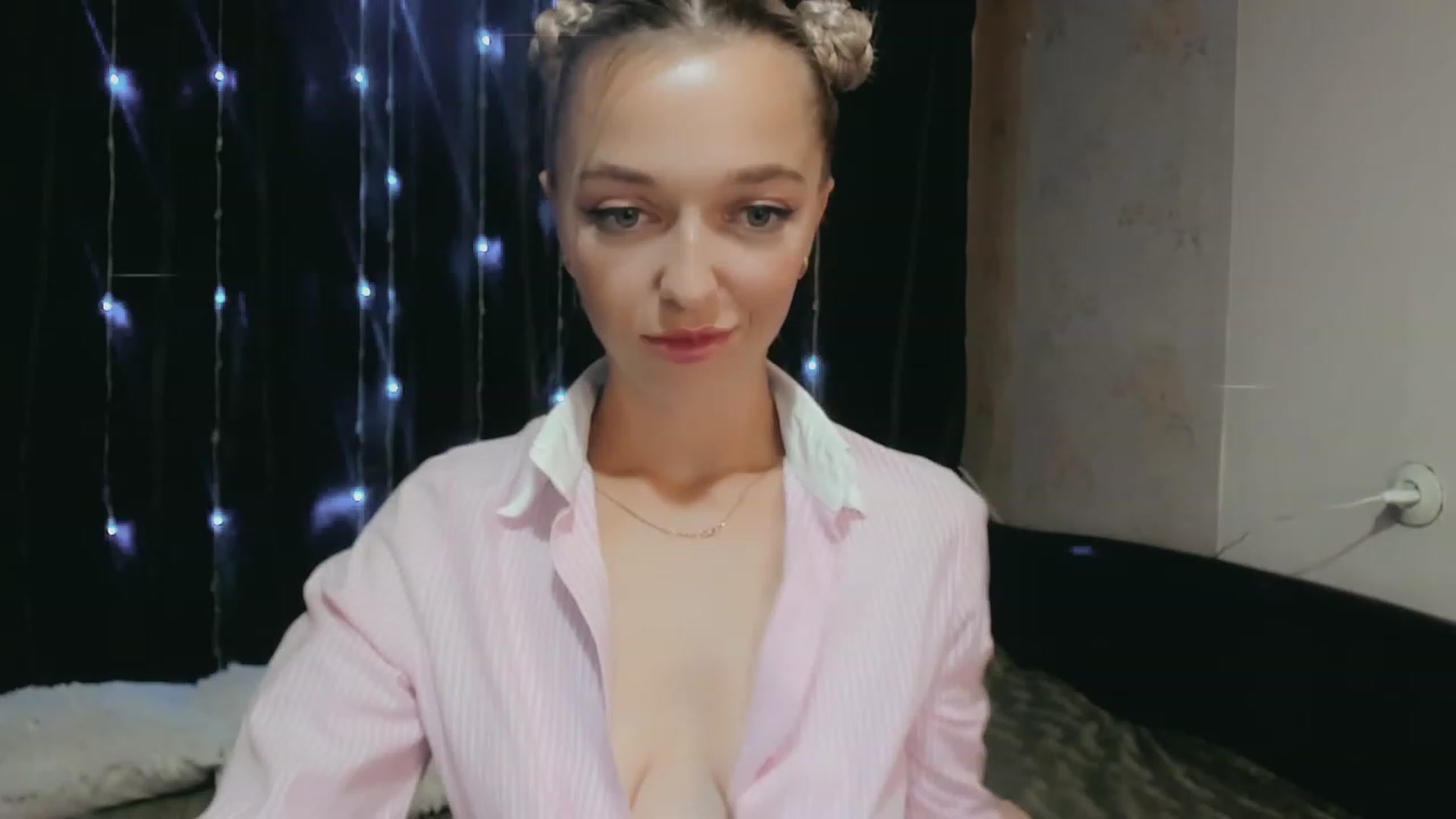 Gallery image thumbnail from Ambri_Lili's myfreecams stream on, 09/20/2023, 15:35 image 18 of 20