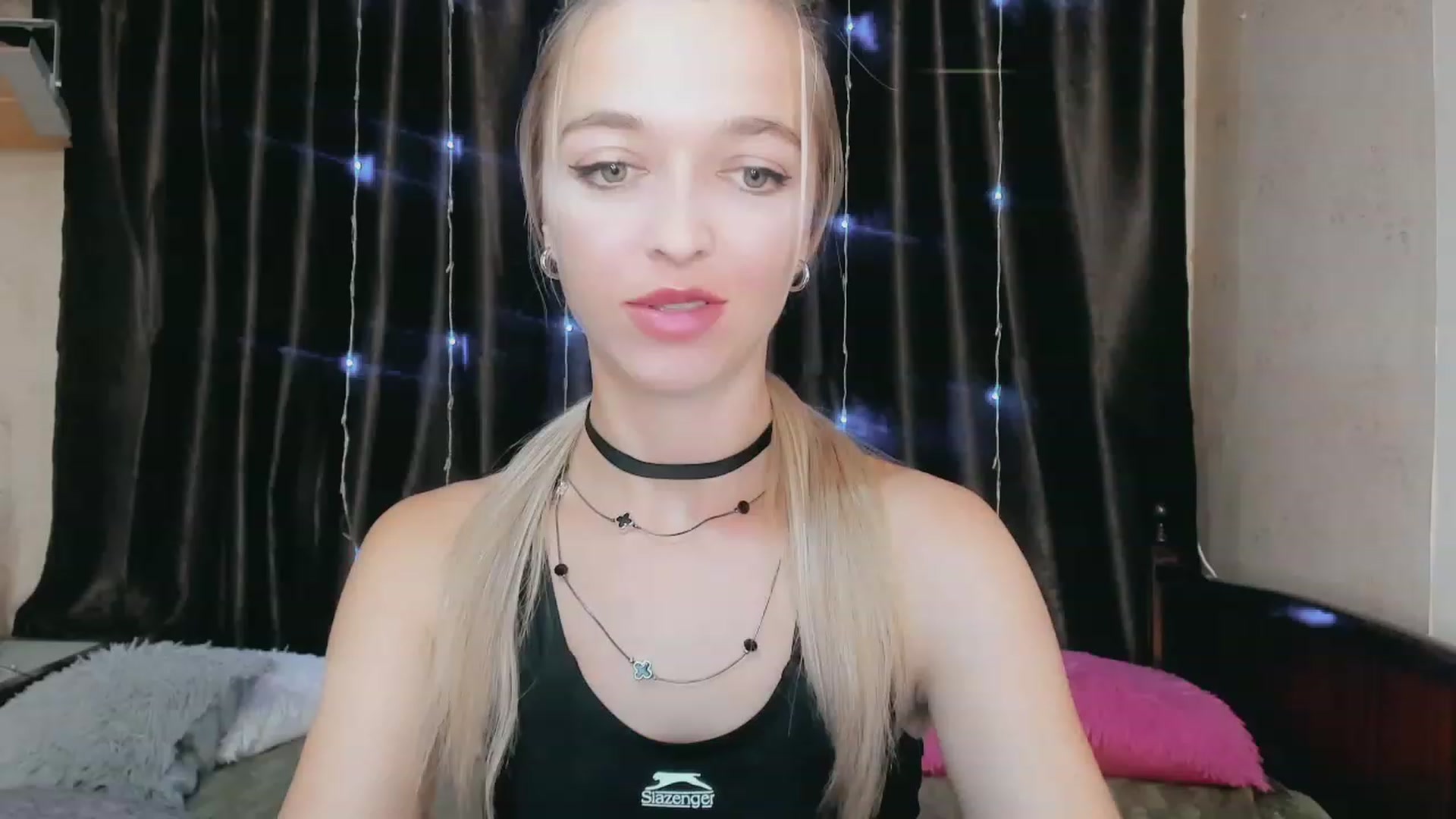 Gallery image thumbnail from Ambri_Lili's myfreecams stream on, 09/22/2023, 14:35 image 4 of 20