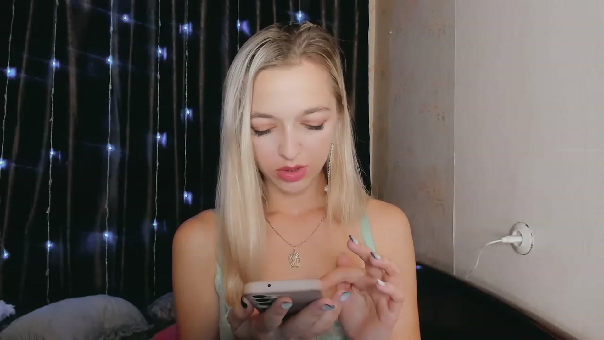Gallery image thumbnail from Ambri_Lili's myfreecams stream on, 09/24/2023, 13:29 image 8 of 20