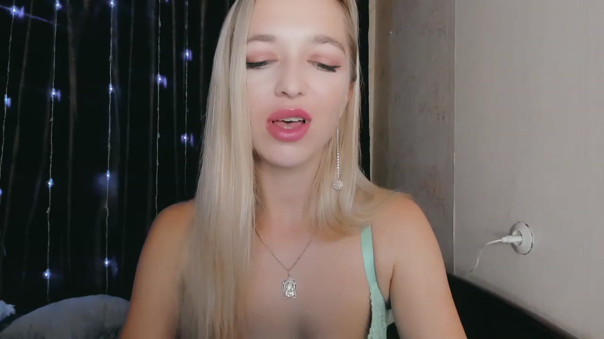 Gallery image thumbnail from Ambri_Lili's myfreecams stream on, 09/24/2023, 13:29 image 13 of 20