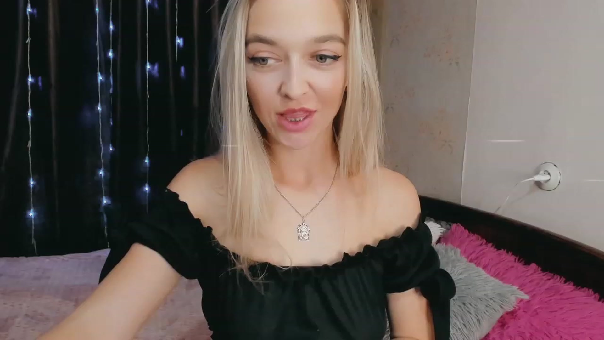 Gallery image thumbnail from Ambri_Lili's myfreecams stream on, 09/25/2023, 15:01 image 11 of 20