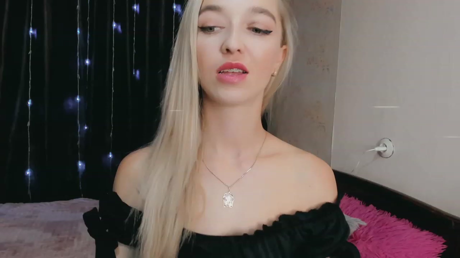 Gallery image thumbnail from Ambri_Lili's myfreecams stream on, 09/25/2023, 15:01 image 1 of 20