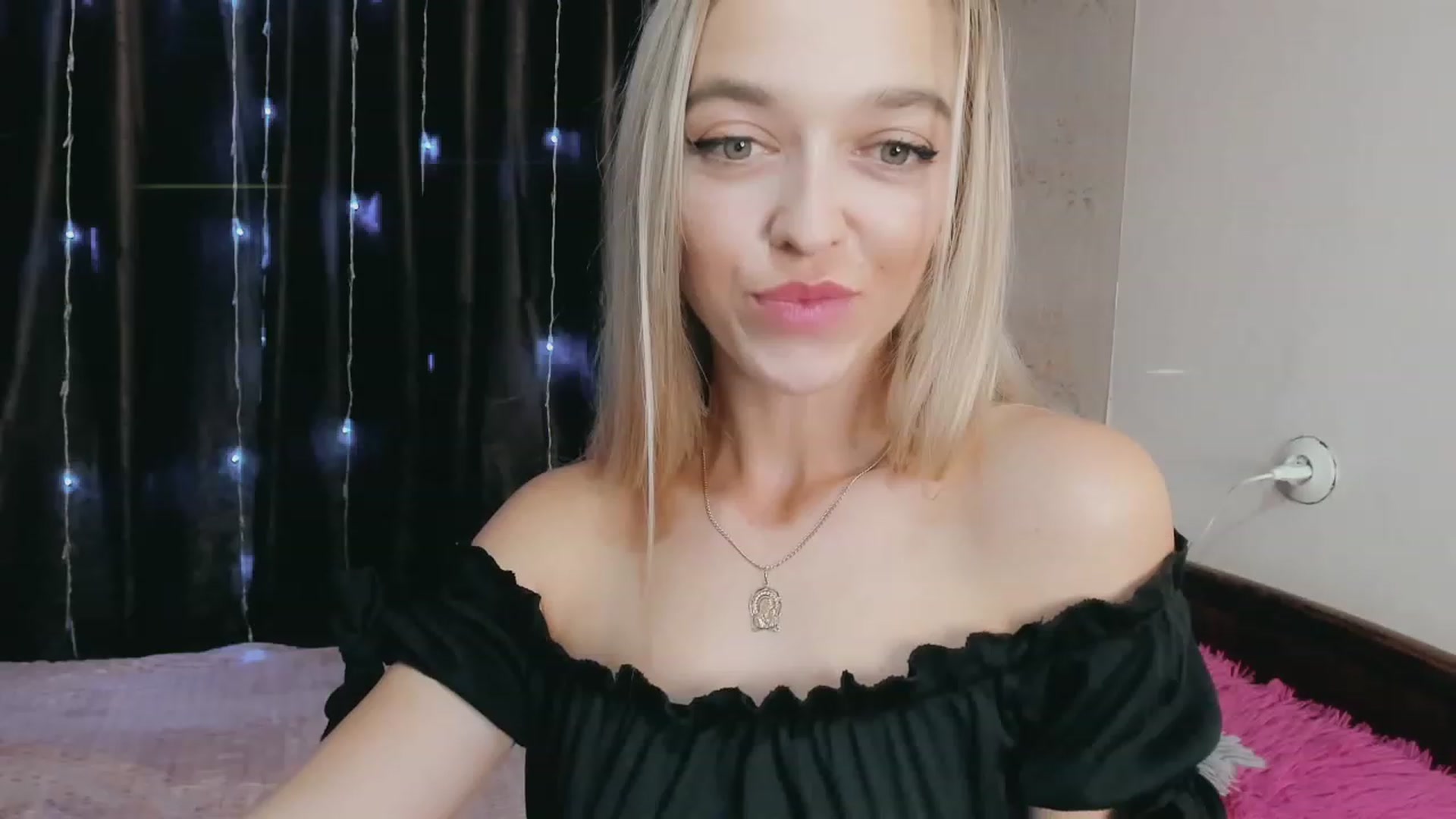 Gallery image thumbnail from Ambri_Lili's myfreecams stream on, 09/25/2023, 15:01 image 18 of 20