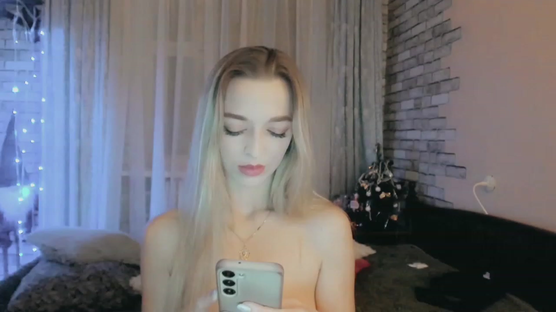 Gallery image thumbnail from Ambri_Lili's myfreecams stream on, 12/31/2023, 15:45 image 17 of 20