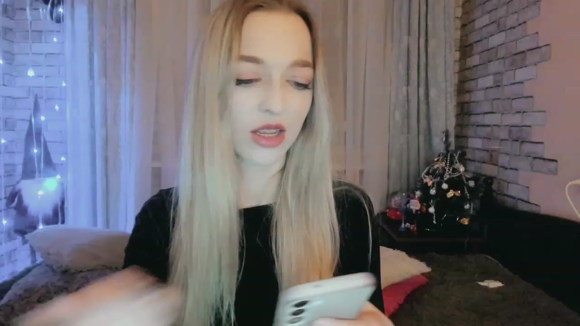 Gallery image thumbnail from Ambri_Lili's myfreecams stream on, 12/31/2023, 15:45 image 5 of 20