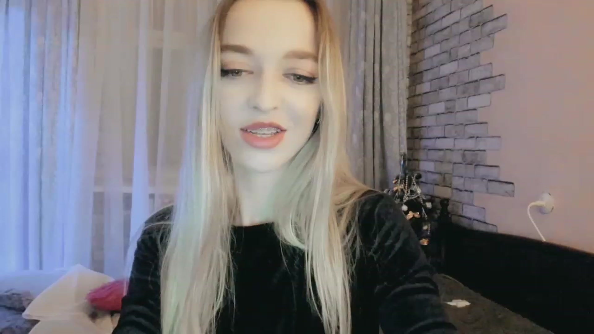 Gallery image thumbnail from Ambri_Lili's myfreecams stream on, 12/31/2023, 16:37 image 11 of 20