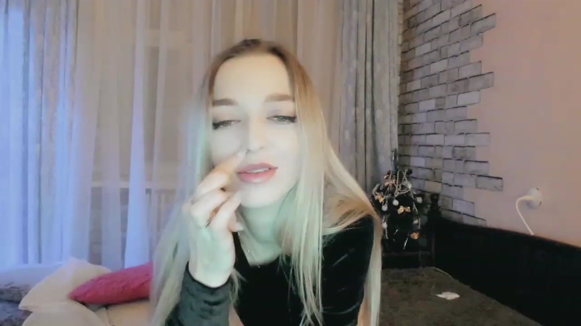 Gallery image thumbnail from Ambri_Lili's myfreecams stream on, 12/31/2023, 16:37 image 9 of 20