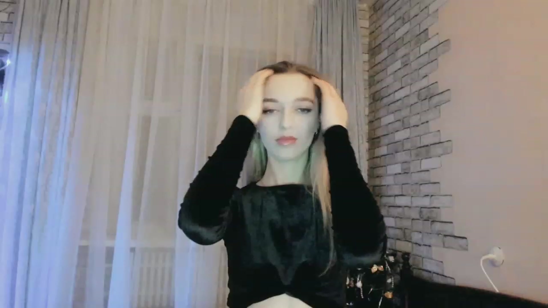 Gallery image thumbnail from Ambri_Lili's myfreecams stream on, 12/31/2023, 16:37 image 16 of 20