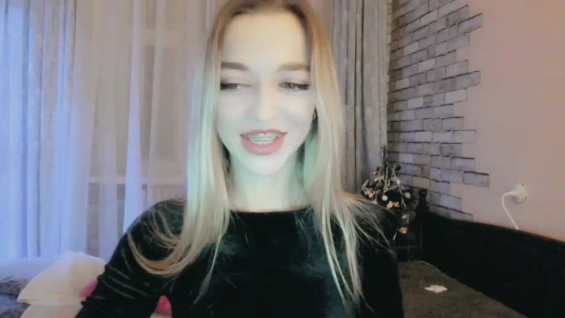 Gallery image thumbnail from Ambri_Lili's myfreecams stream on, 12/31/2023, 16:37 image 8 of 20