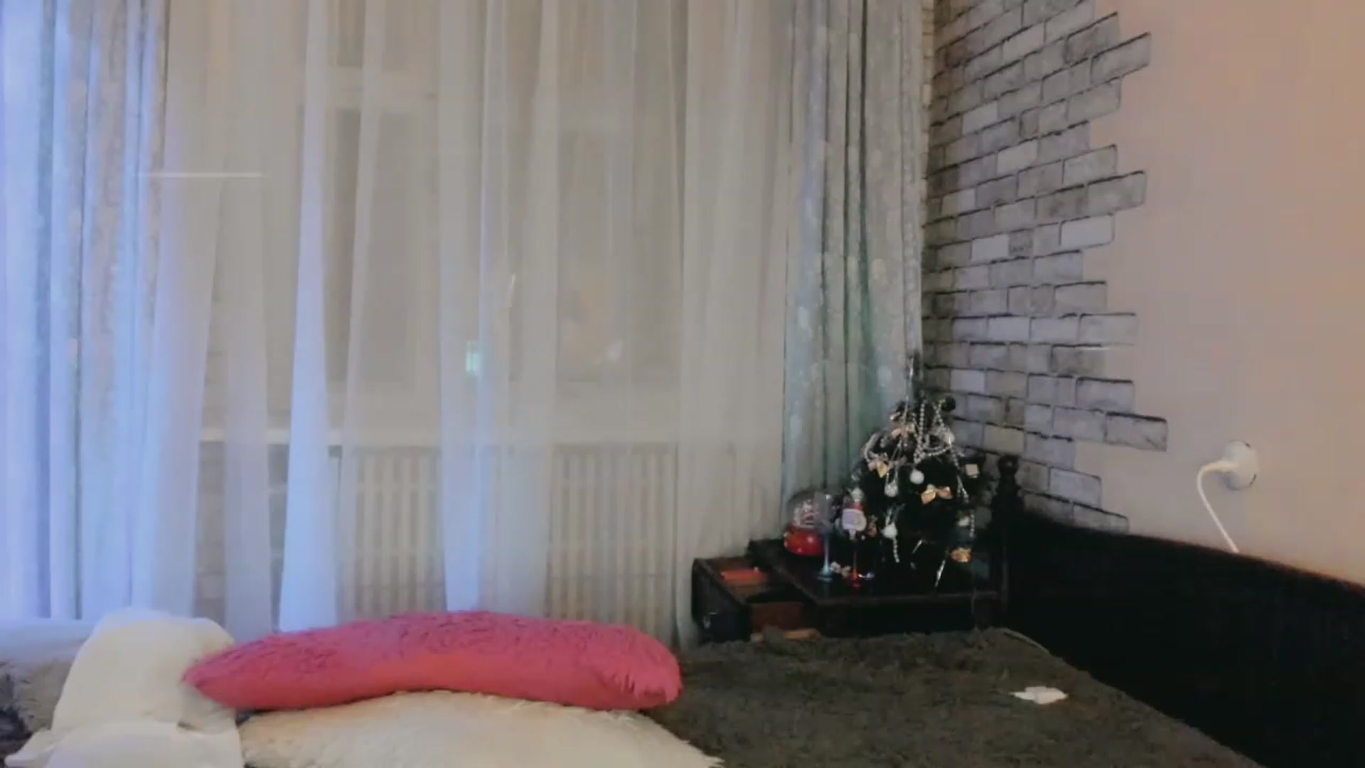 Gallery image thumbnail from Ambri_Lili's myfreecams stream on, 12/31/2023, 16:37 image 15 of 20