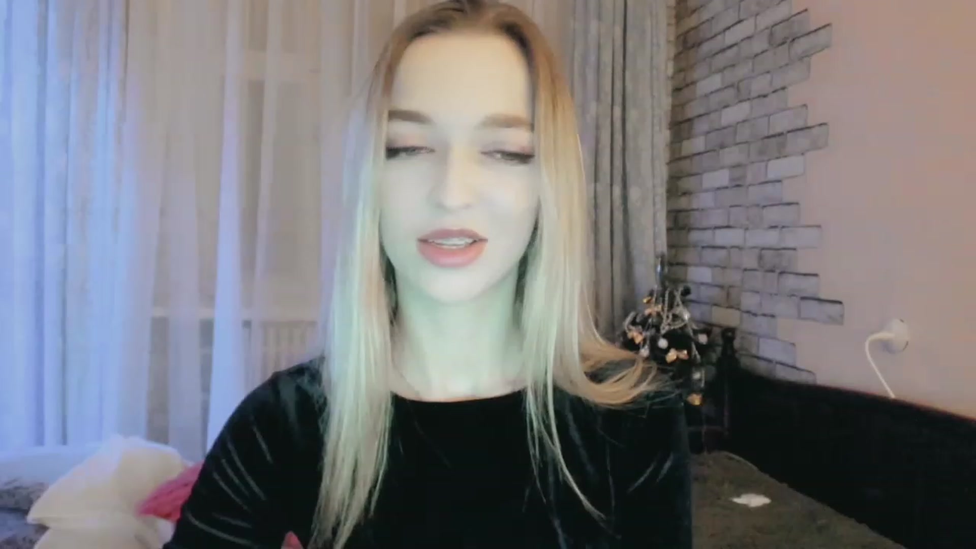 Gallery image thumbnail from Ambri_Lili's myfreecams stream on, 12/31/2023, 16:37 image 7 of 20