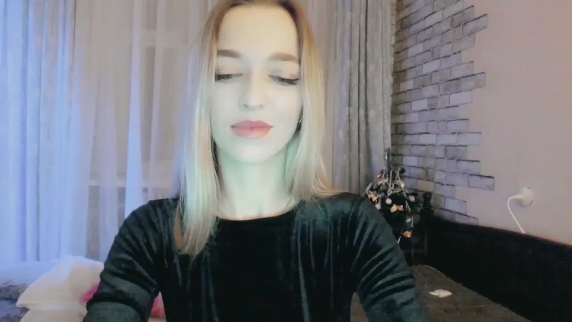 Gallery image thumbnail from Ambri_Lili's myfreecams stream on, 12/31/2023, 16:37 image 5 of 20