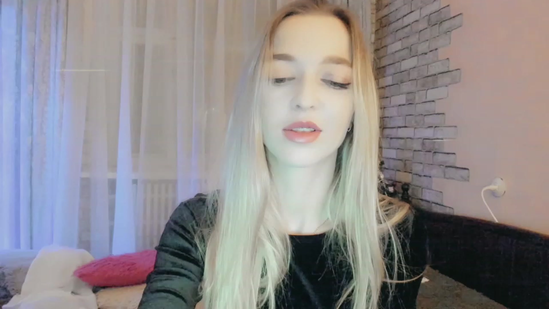 Gallery image thumbnail from Ambri_Lili's myfreecams stream on, 12/31/2023, 16:37 image 14 of 20