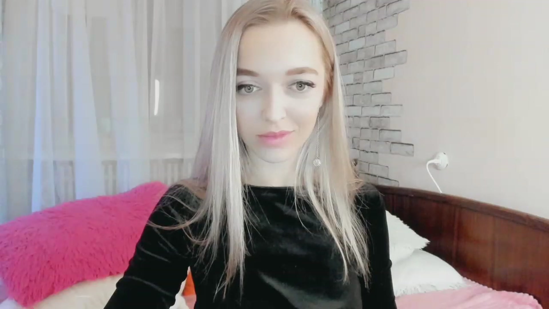 Gallery image thumbnail from Ambri_Lili's myfreecams stream on, 01/15/2024, 18:51 image 16 of 20