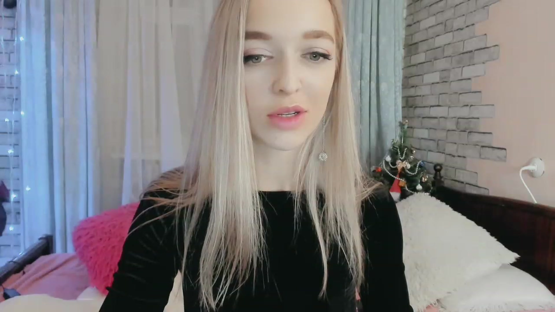 Gallery image thumbnail from Ambri_Lili's myfreecams stream on, 01/15/2024, 18:51 image 17 of 20