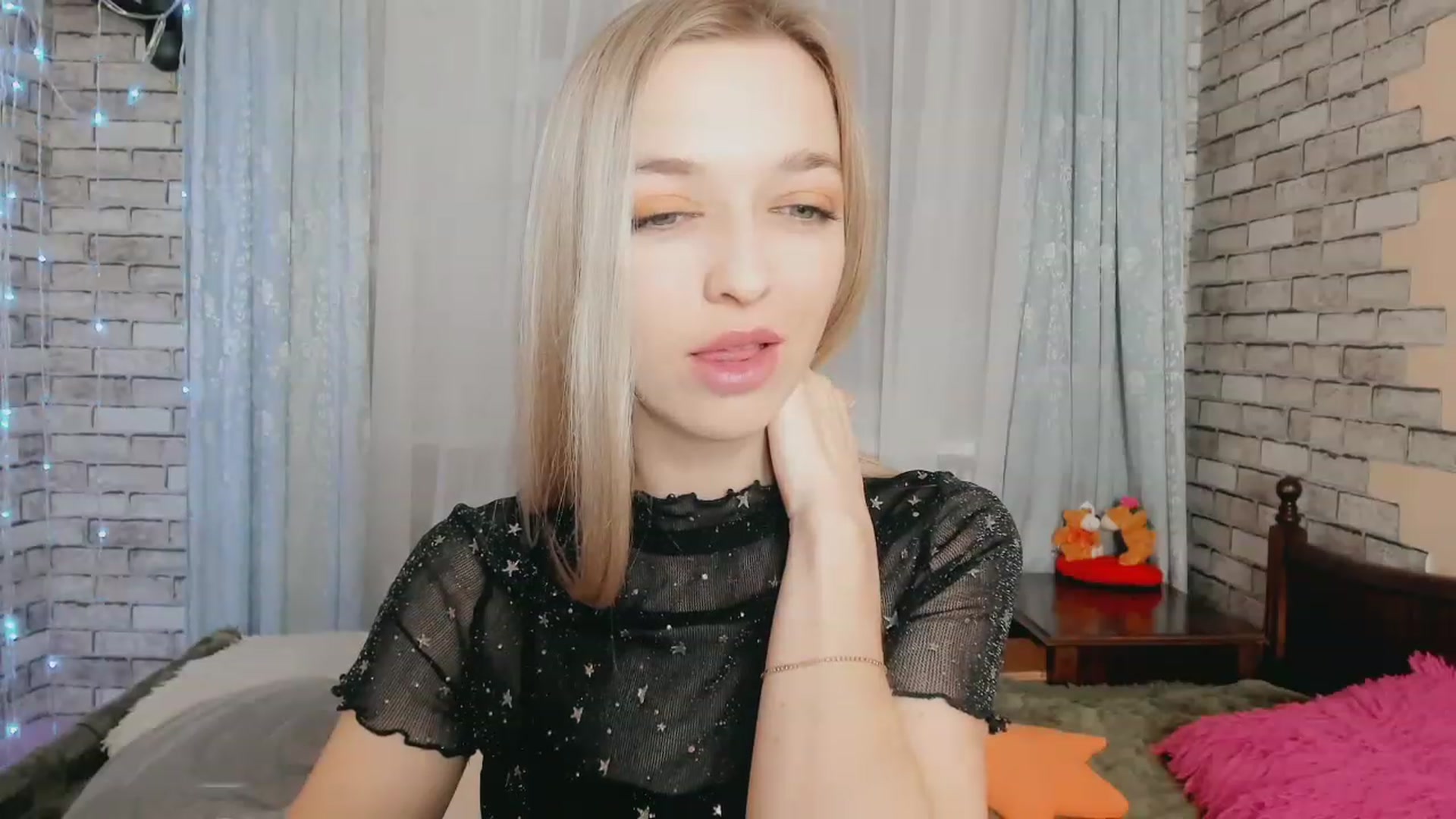 Gallery image thumbnail from Ambri_Lili's myfreecams stream on, 02/20/2024, 17:05 image 16 of 20