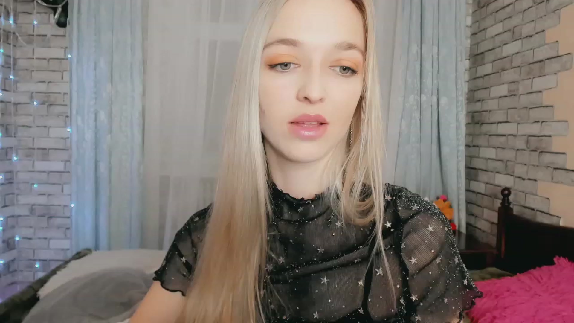 Gallery image thumbnail from Ambri_Lili's myfreecams stream on, 02/20/2024, 17:05 image 4 of 20