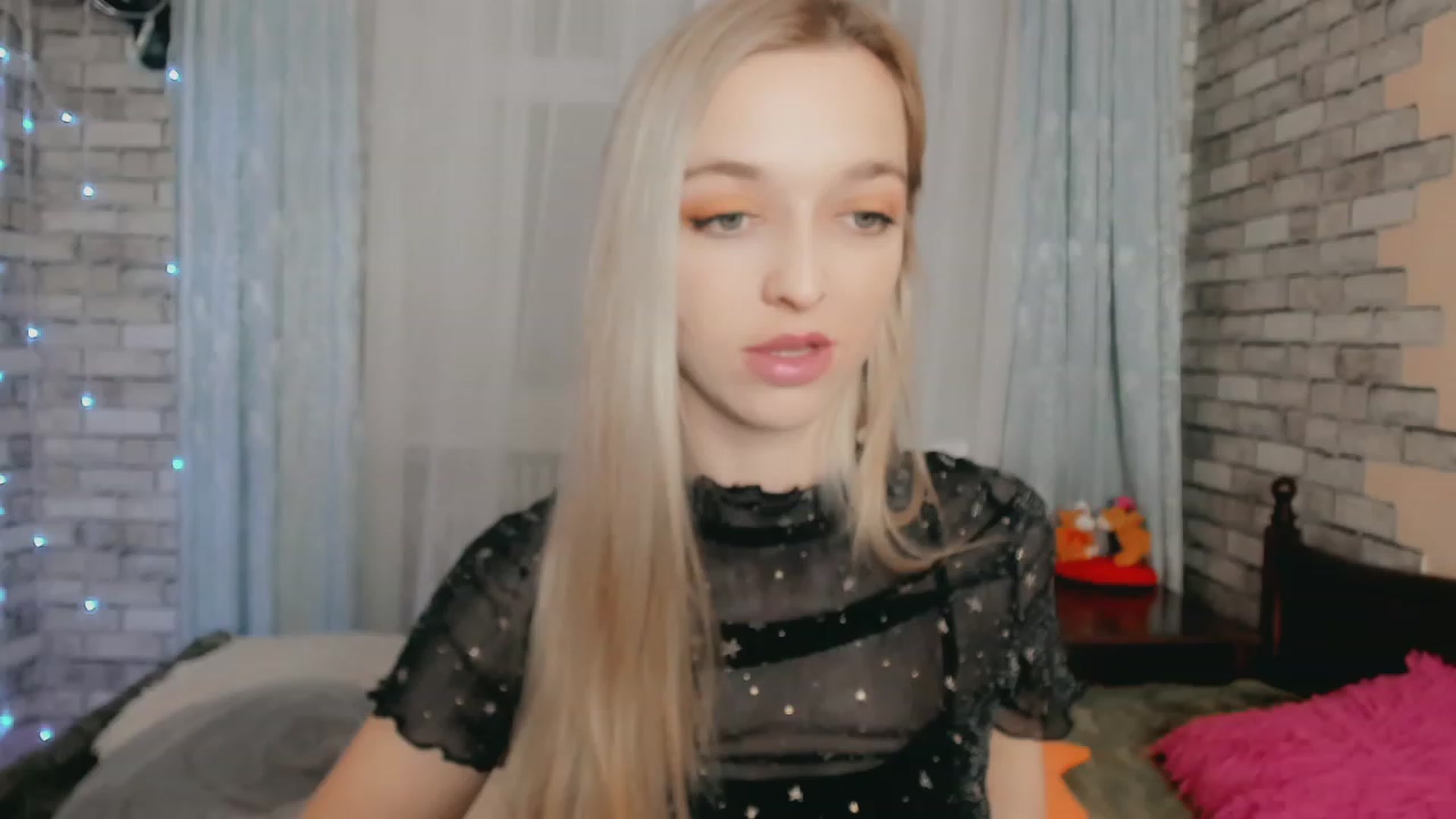 Gallery image thumbnail from Ambri_Lili's myfreecams stream on, 02/20/2024, 17:05 image 5 of 20