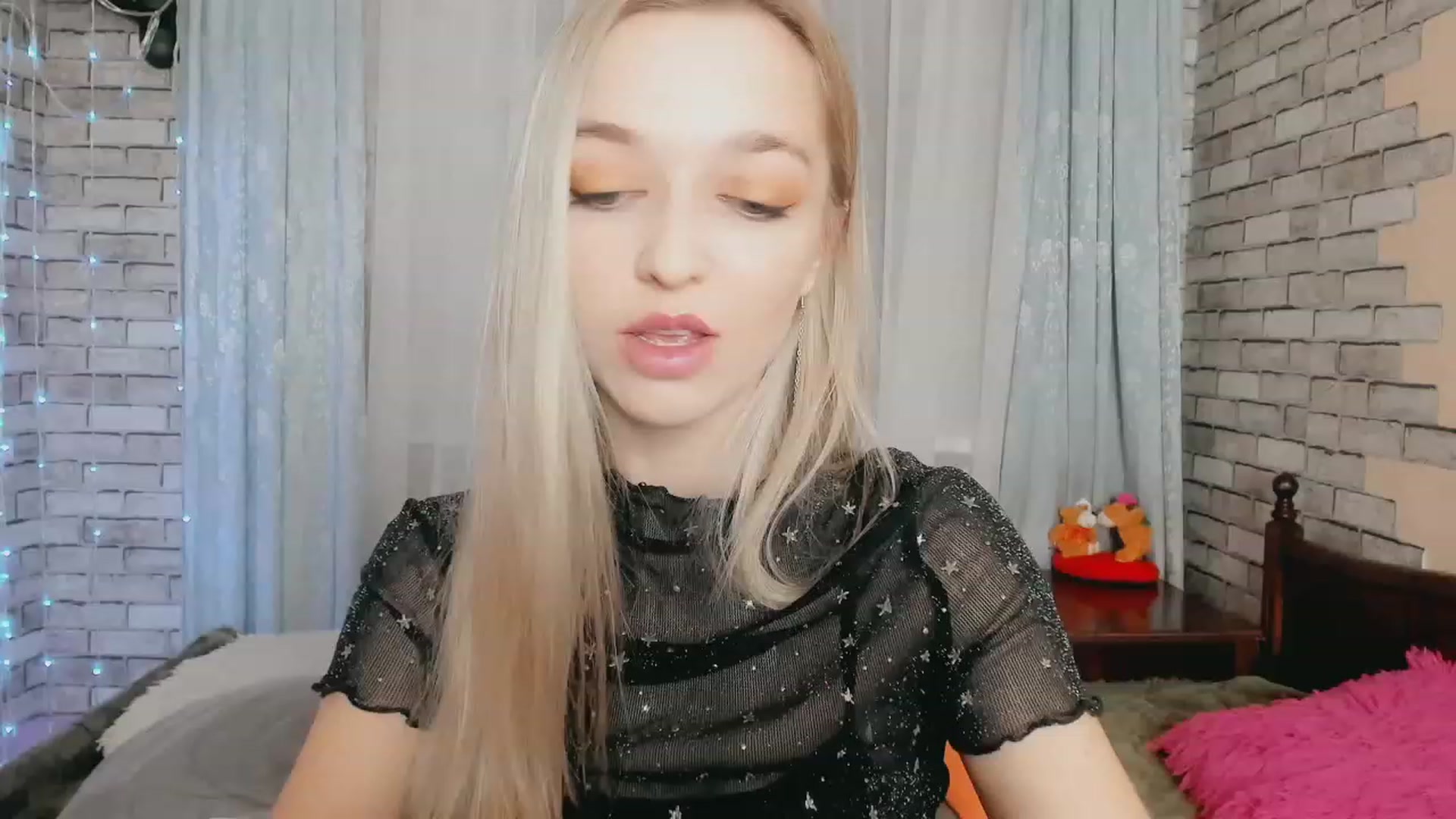 Gallery image thumbnail from Ambri_Lili's myfreecams stream on, 02/20/2024, 17:05 image 6 of 20
