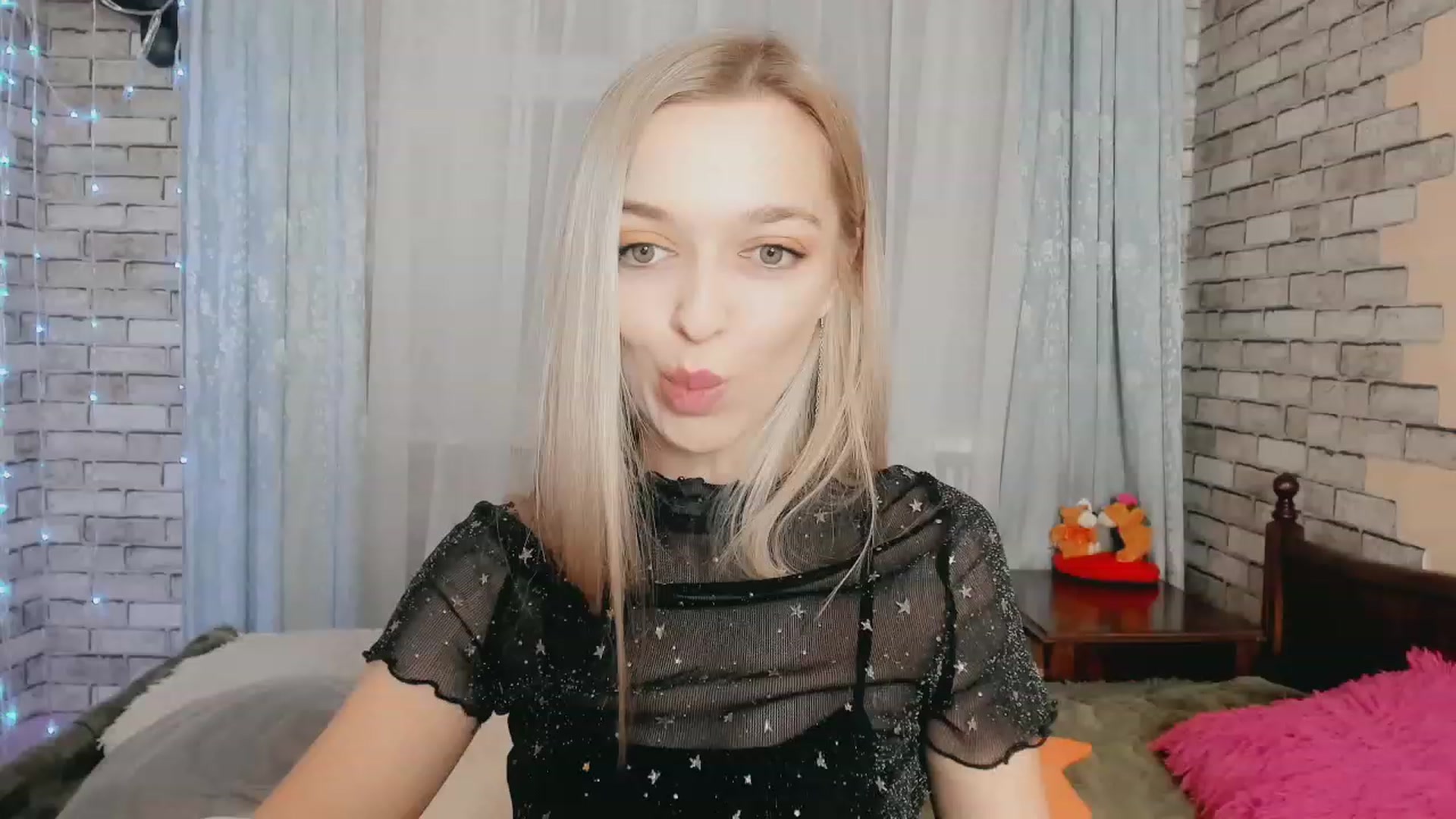 Gallery image thumbnail from Ambri_Lili's myfreecams stream on, 02/20/2024, 17:05 image 7 of 20