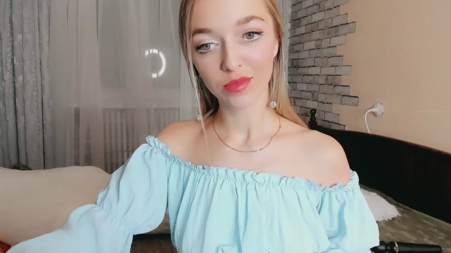 Gallery image thumbnail from Ambri_Lili's myfreecams stream on, 03/02/2024, 17:20 image 1 of 20