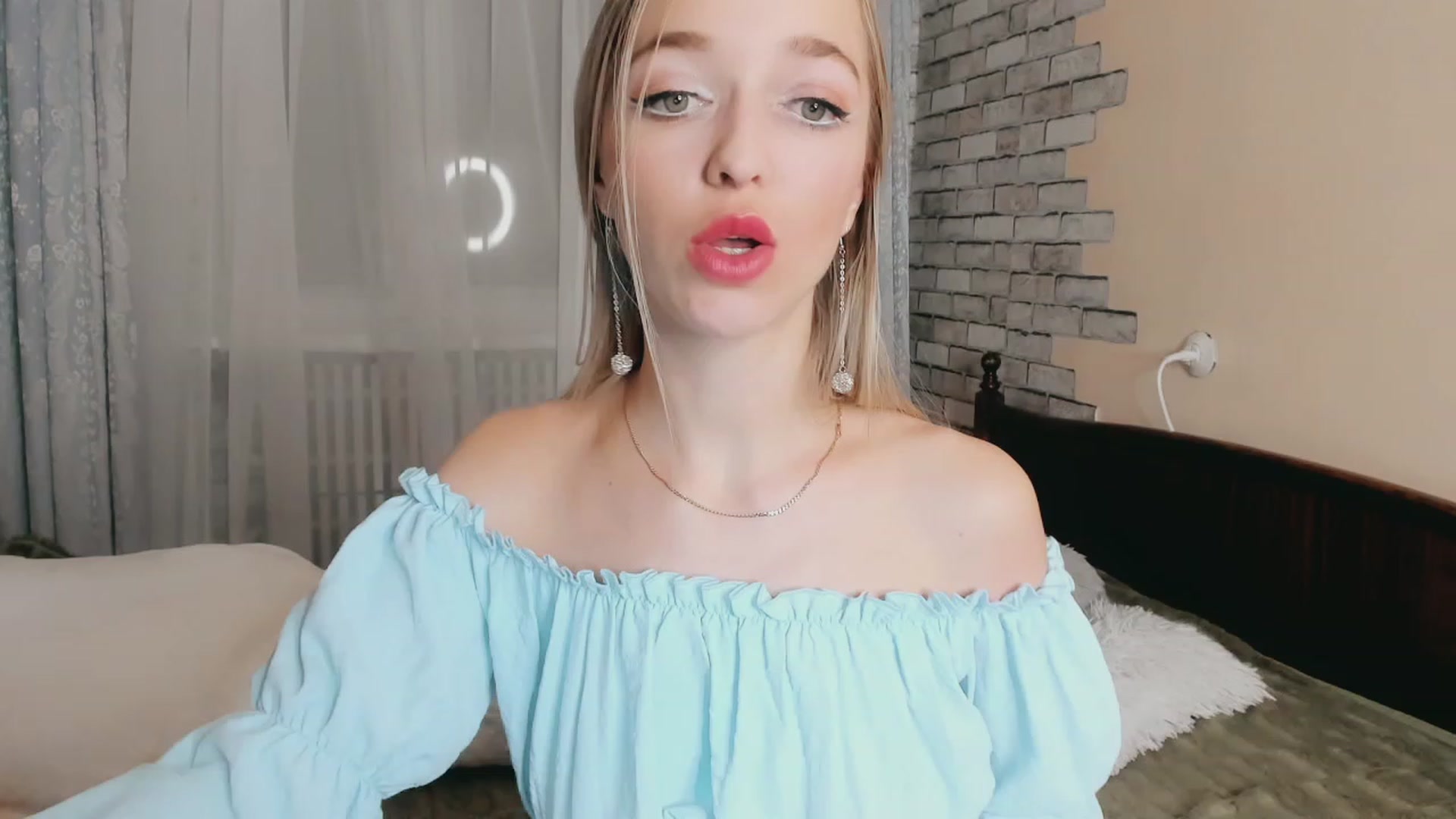 Gallery image thumbnail from Ambri_Lili's myfreecams stream on, 03/02/2024, 17:20 image 3 of 20
