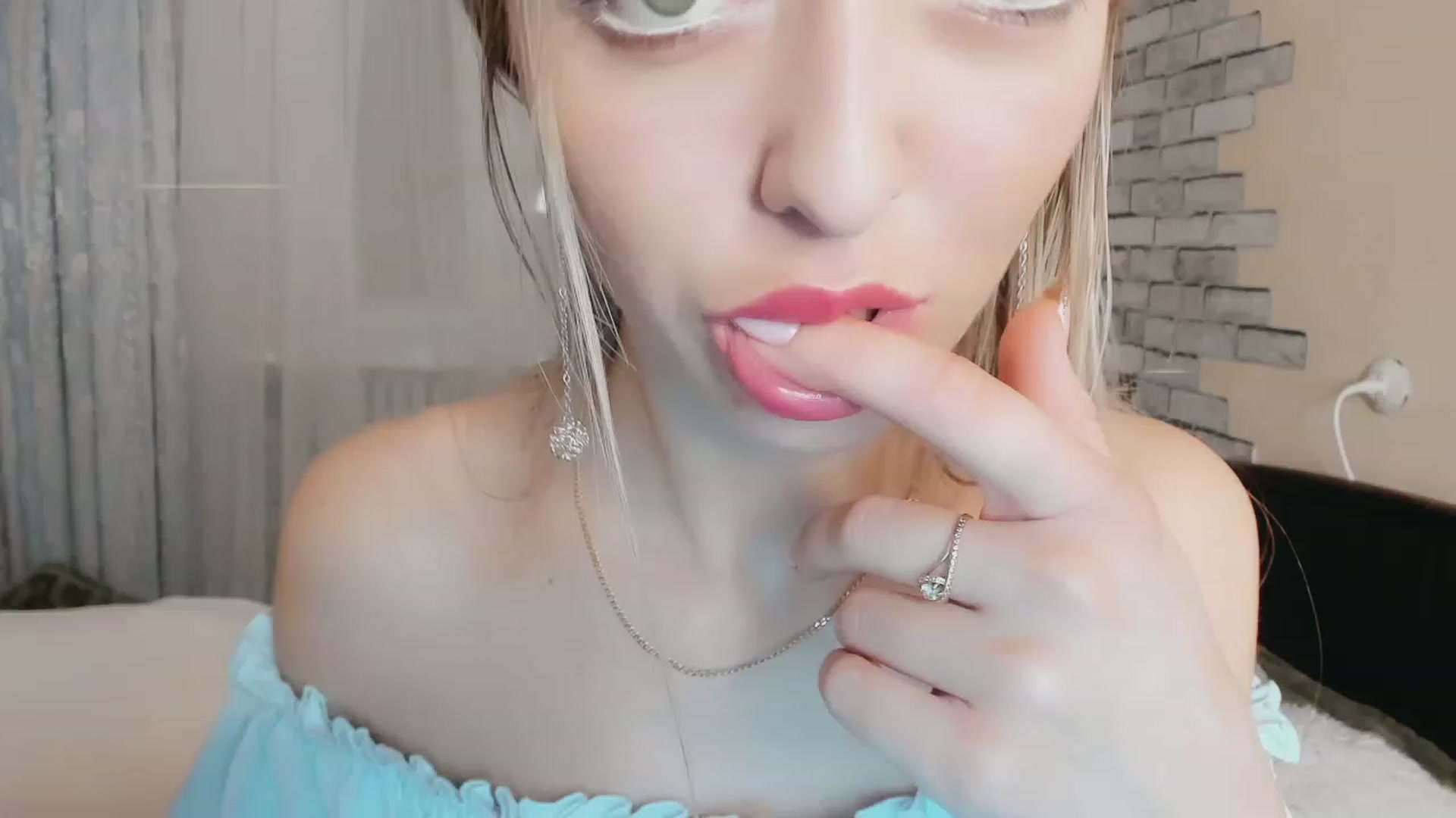 Gallery image thumbnail from Ambri_Lili's myfreecams stream on, 03/02/2024, 17:20 image 8 of 20
