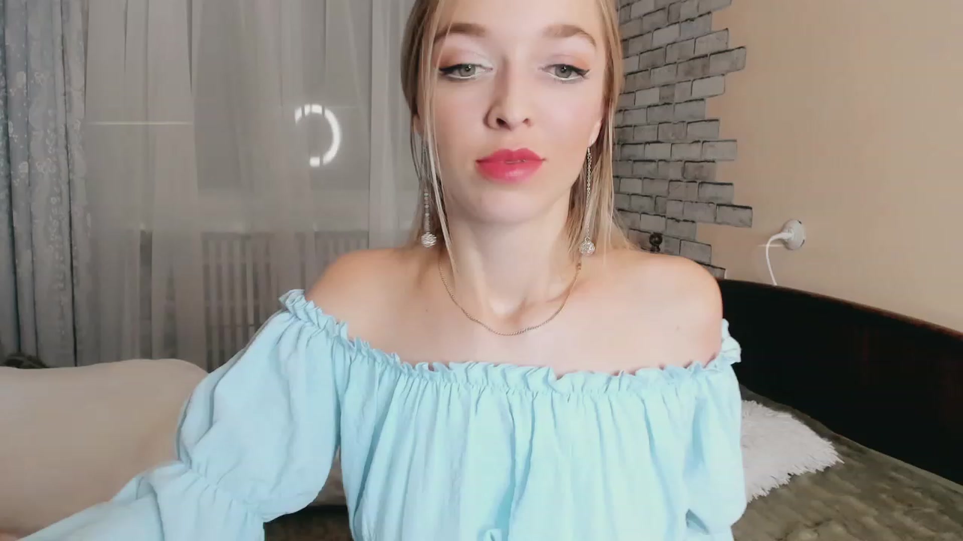 Gallery image thumbnail from Ambri_Lili's myfreecams stream on, 03/02/2024, 17:20 image 4 of 20