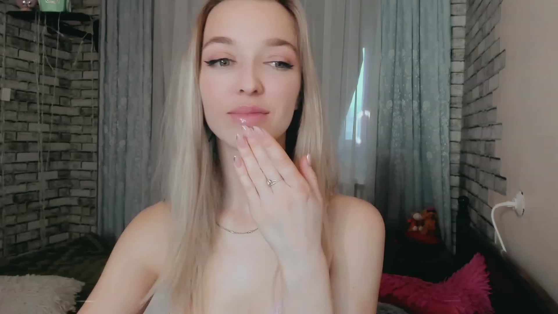 Gallery image thumbnail from Ambri_Lili's myfreecams stream on, 03/07/2024, 16:41 image 2 of 20
