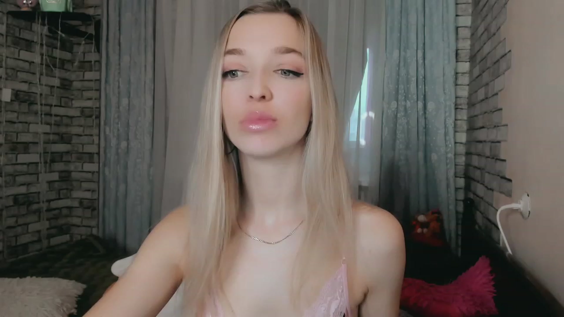 Gallery image thumbnail from Ambri_Lili's myfreecams stream on, 03/07/2024, 16:41 image 1 of 20