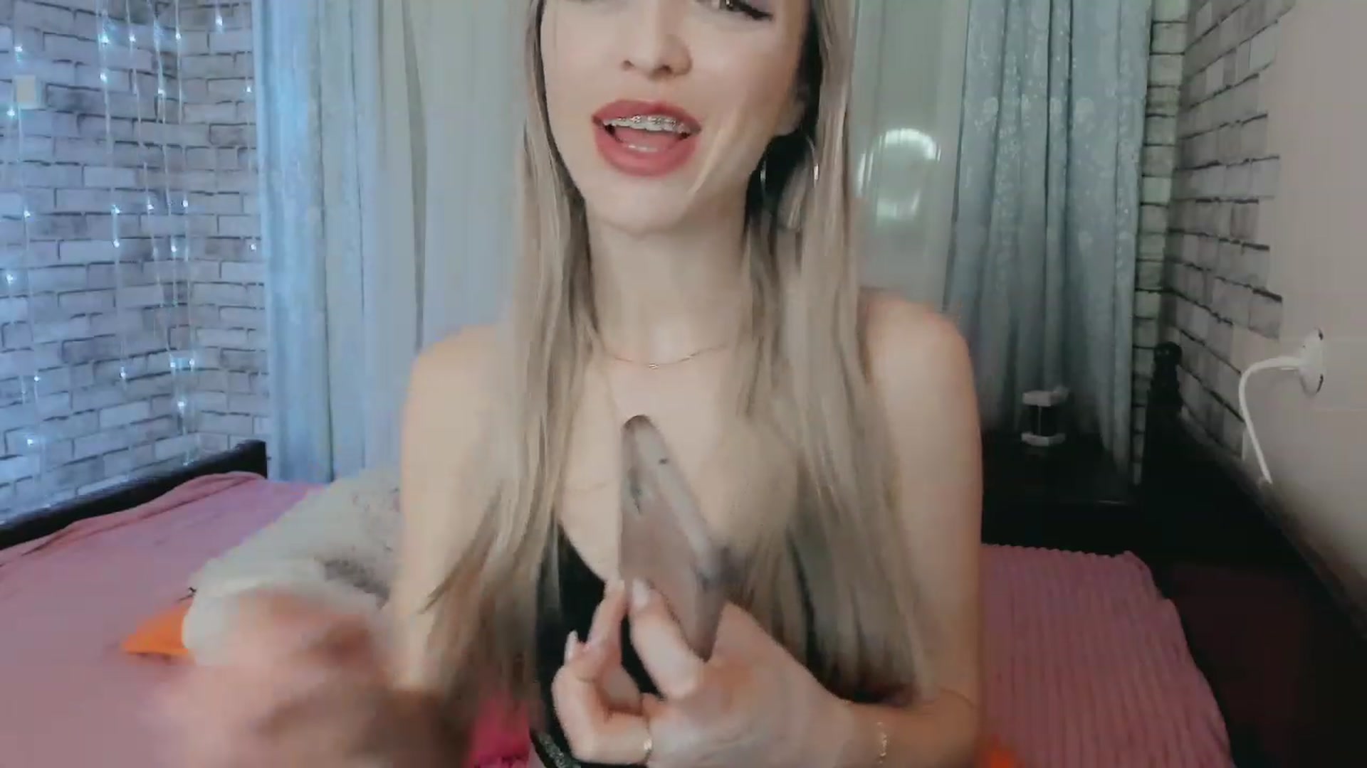 Gallery image thumbnail from Ambri_Lili's myfreecams stream on, 03/14/2024, 16:44 image 10 of 20