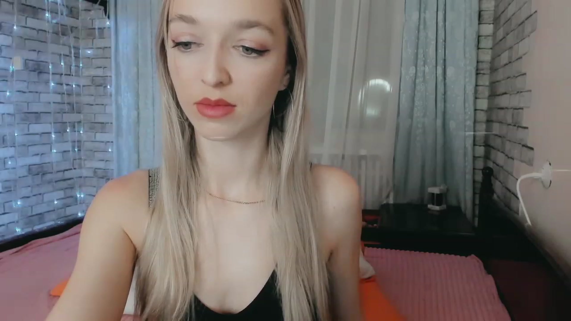 Gallery image thumbnail from Ambri_Lili's myfreecams stream on, 03/14/2024, 16:44 image 17 of 20